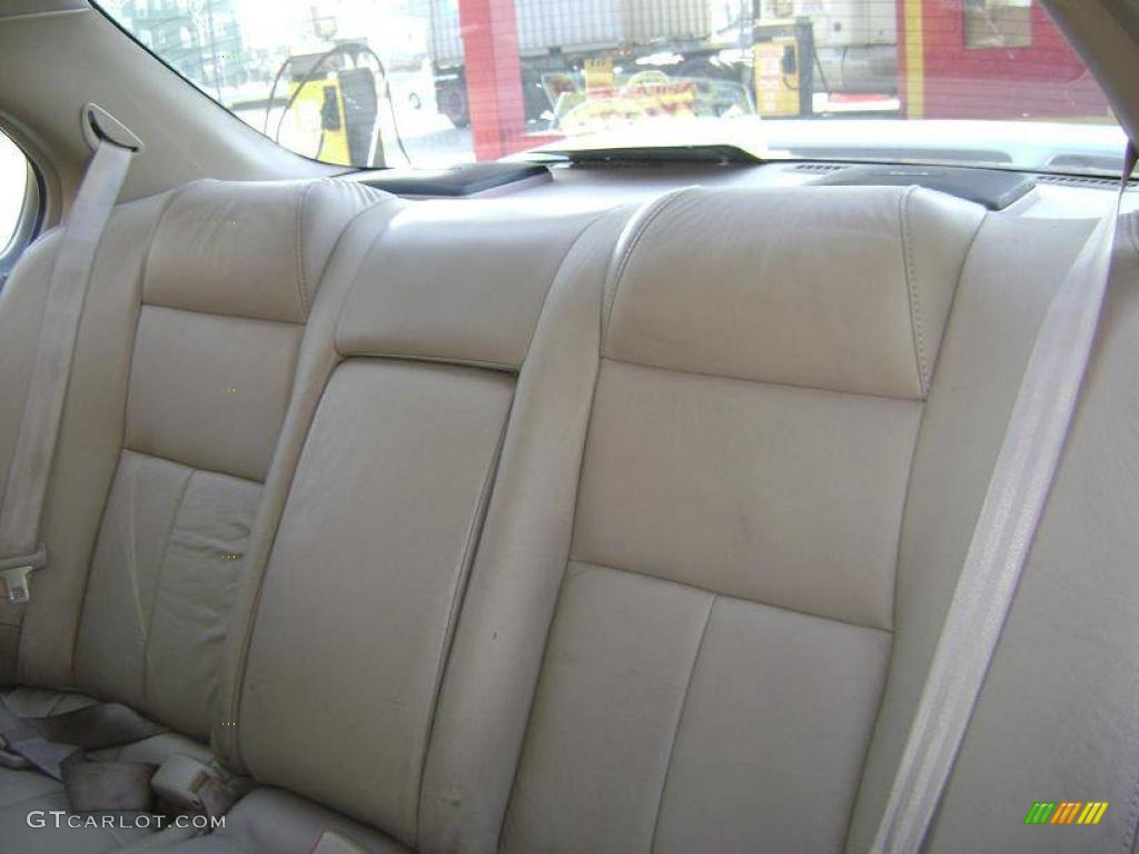 1998 Maxima GLE - Arctic White Pearl Metallic / Beige photo #12