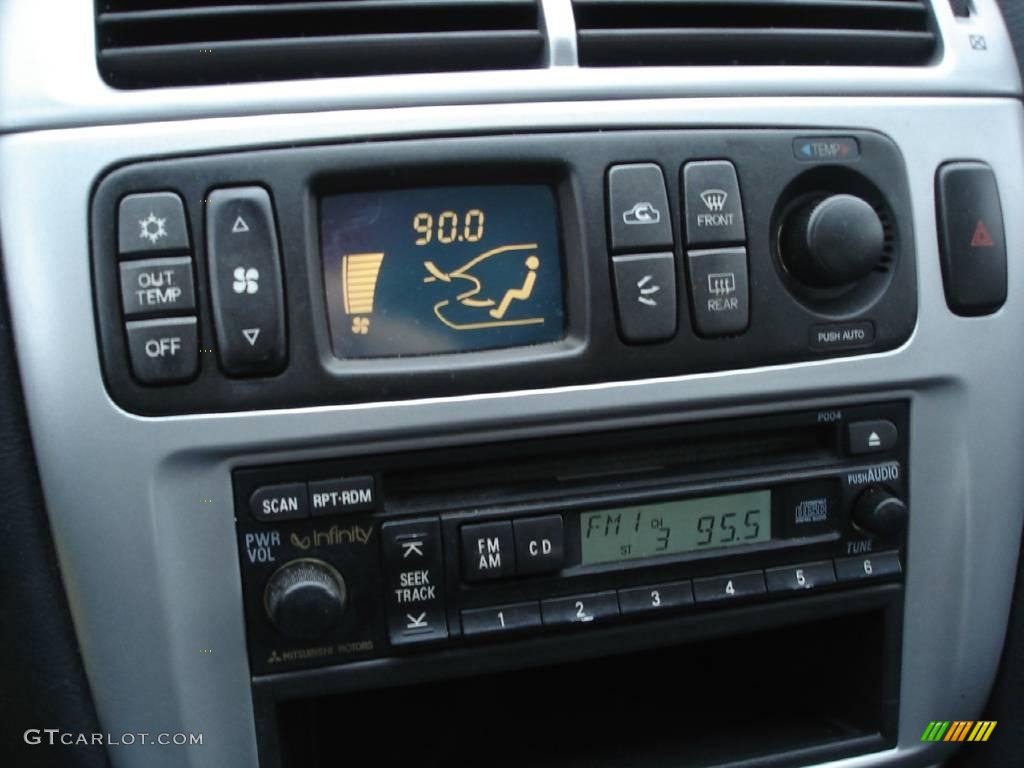 2002 Diamante VR-X - Pendleton Black Pearl / Black/Gray photo #16