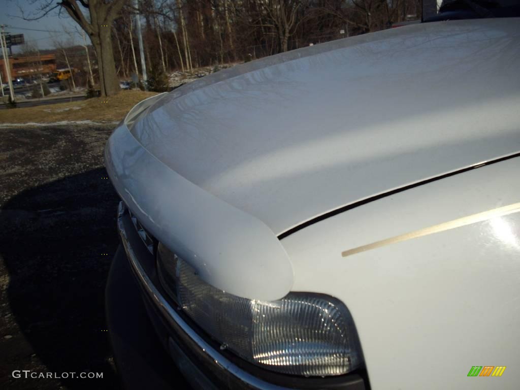 2002 Silverado 1500 LS Extended Cab 4x4 - Summit White / Medium Gray photo #16