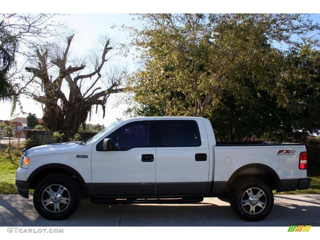 2004 F150 Lariat SuperCrew 4x4 - Oxford White / Black/Medium Flint photo #4