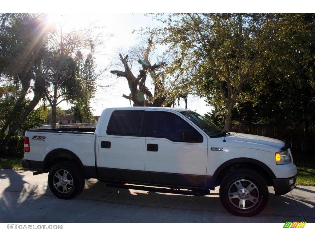 2004 F150 Lariat SuperCrew 4x4 - Oxford White / Black/Medium Flint photo #13