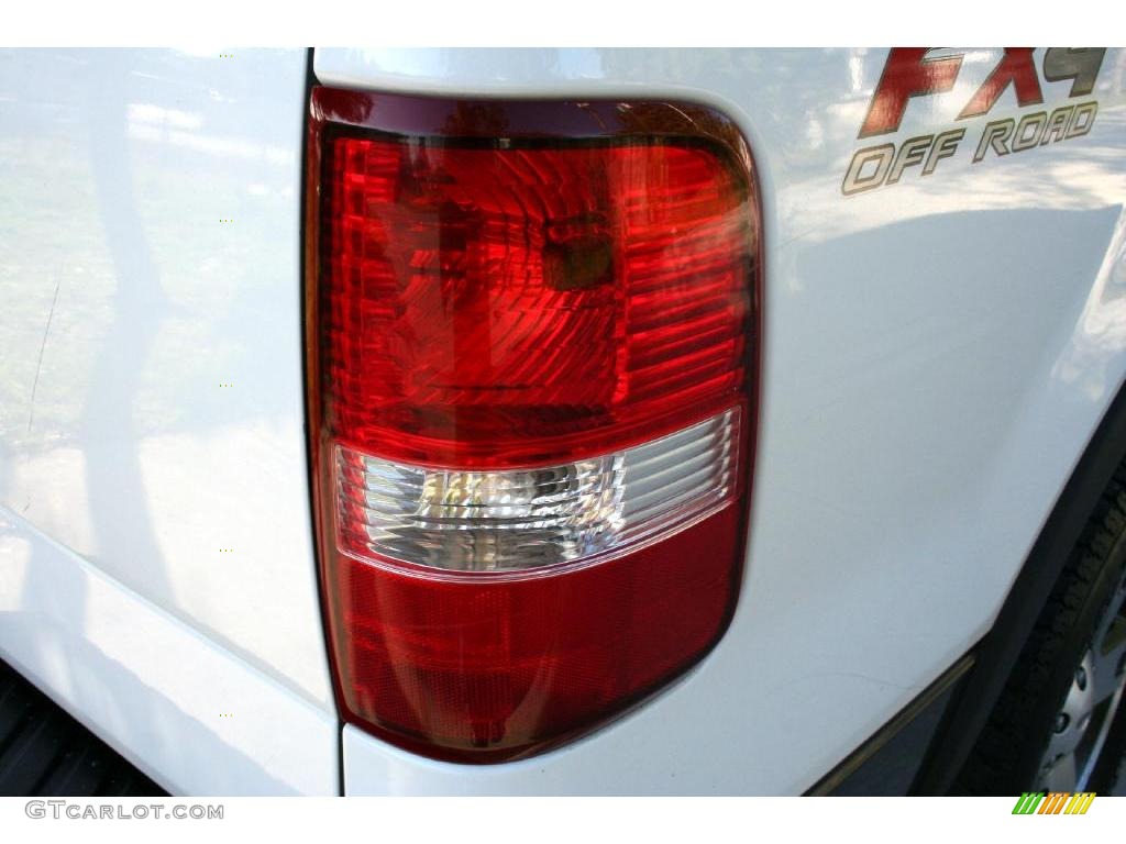 2004 F150 Lariat SuperCrew 4x4 - Oxford White / Black/Medium Flint photo #22