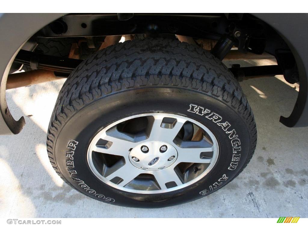 2004 F150 Lariat SuperCrew 4x4 - Oxford White / Black/Medium Flint photo #27