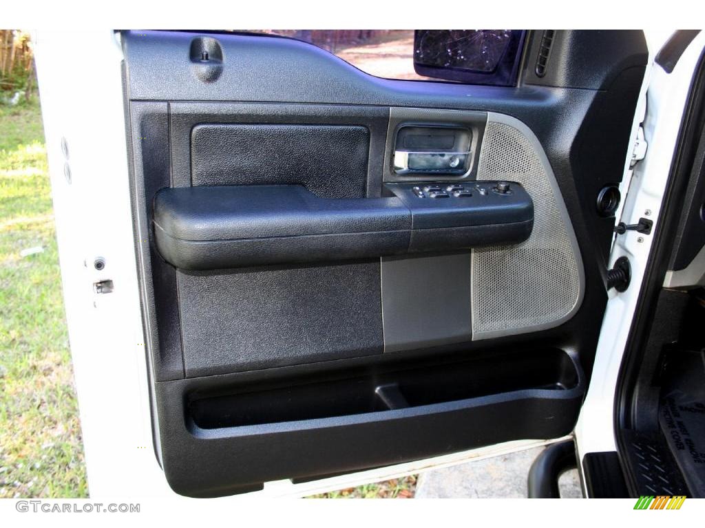 2004 F150 Lariat SuperCrew 4x4 - Oxford White / Black/Medium Flint photo #31