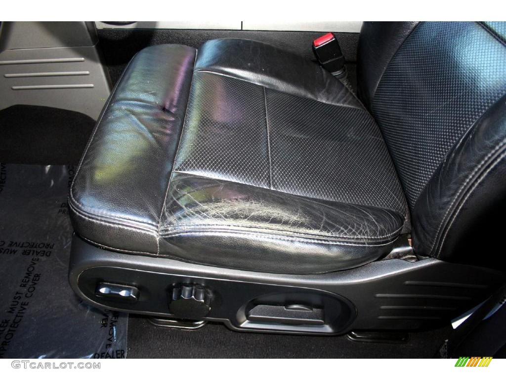 2004 F150 Lariat SuperCrew 4x4 - Oxford White / Black/Medium Flint photo #37