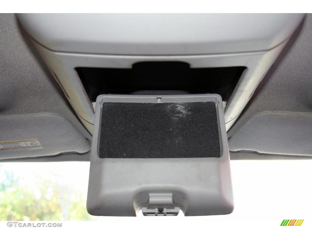 2004 F150 Lariat SuperCrew 4x4 - Oxford White / Black/Medium Flint photo #74