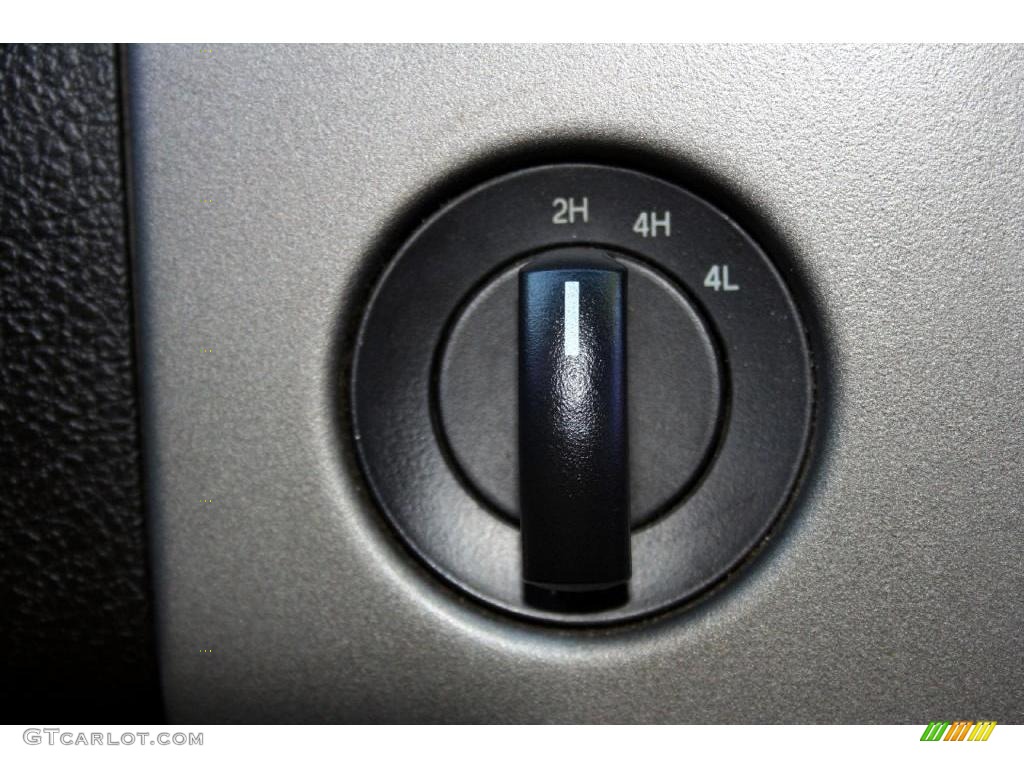 2004 F150 Lariat SuperCrew 4x4 - Oxford White / Black/Medium Flint photo #79