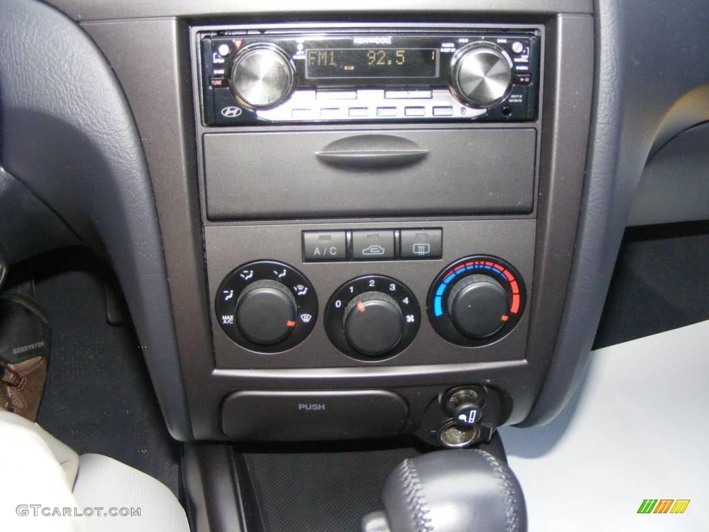 2006 Elantra GT Hatchback - Sterling Silver / Gray photo #11