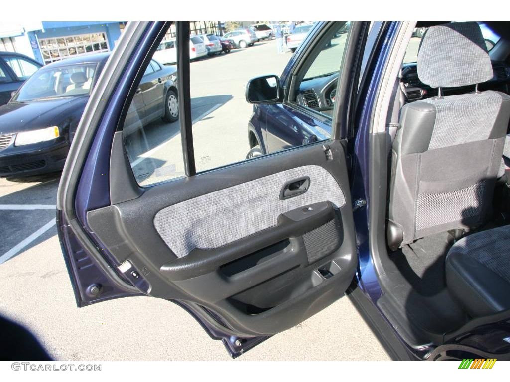 2004 CR-V LX - Eternal Blue Pearl / Black photo #17