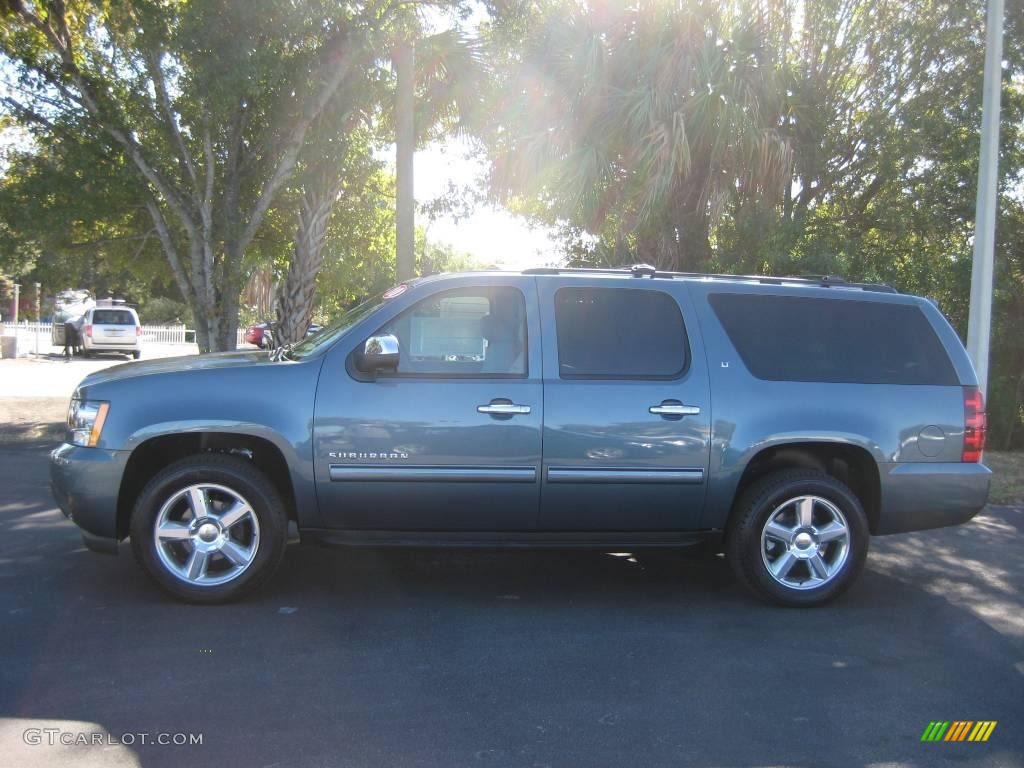 2010 Suburban LT - Blue Granite Metallic / Light Titanium/Dark Titanium photo #3