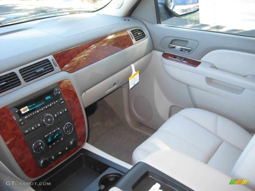 2010 Suburban LT - Blue Granite Metallic / Light Titanium/Dark Titanium photo #10