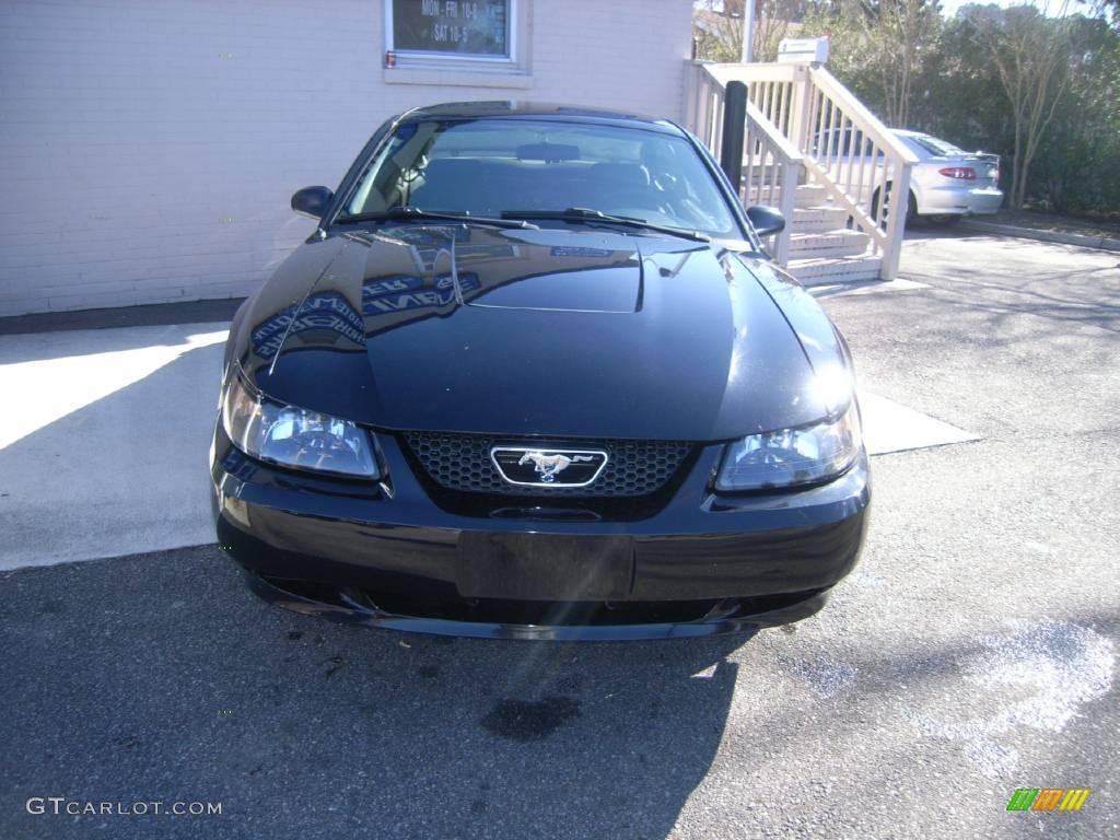 2003 Mustang V6 Coupe - Black / Dark Charcoal photo #1