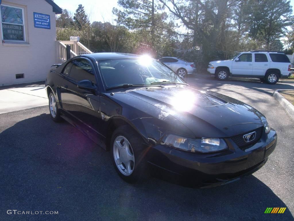 2003 Mustang V6 Coupe - Black / Dark Charcoal photo #8