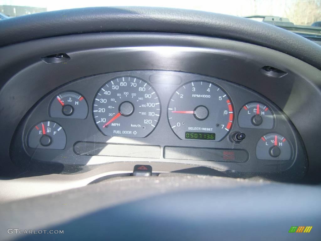 2003 Mustang V6 Coupe - Black / Dark Charcoal photo #17