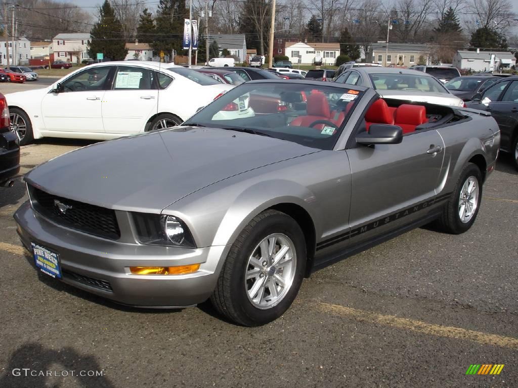 2008 Mustang V6 Premium Convertible - Alloy Metallic / Black/Red photo #10