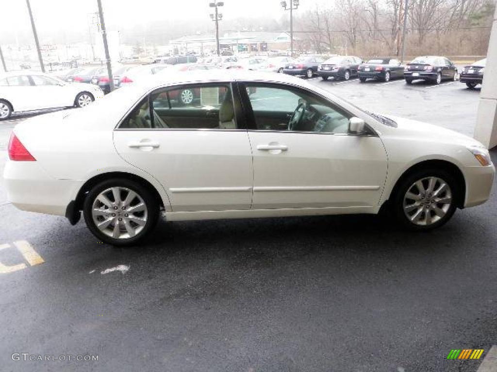 2007 Accord EX-L V6 Sedan - Taffeta White / Ivory photo #5