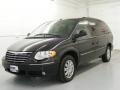 2007 Brilliant Black Crystal Pearl Chrysler Town & Country Limited  photo #1