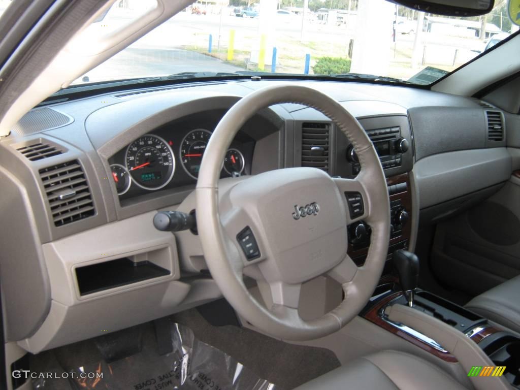 2005 Grand Cherokee Limited - Deep Beryl Green Pearl / Dark Khaki/Light Graystone photo #10