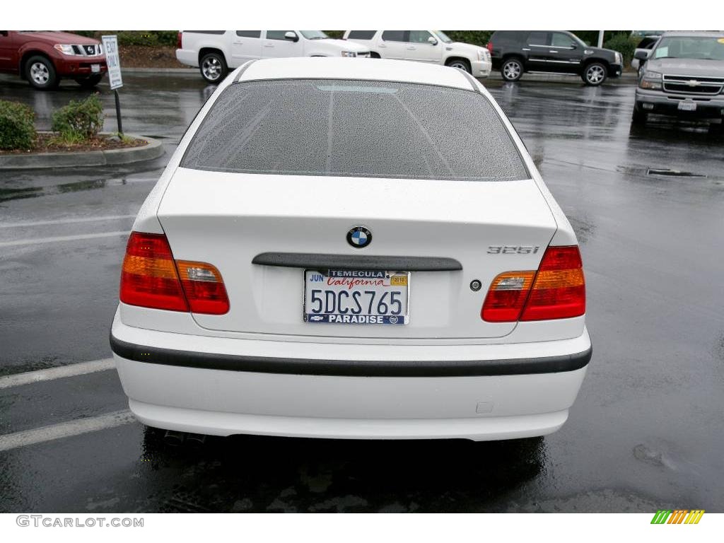 2003 3 Series 325i Sedan - Alpine White / Black photo #9