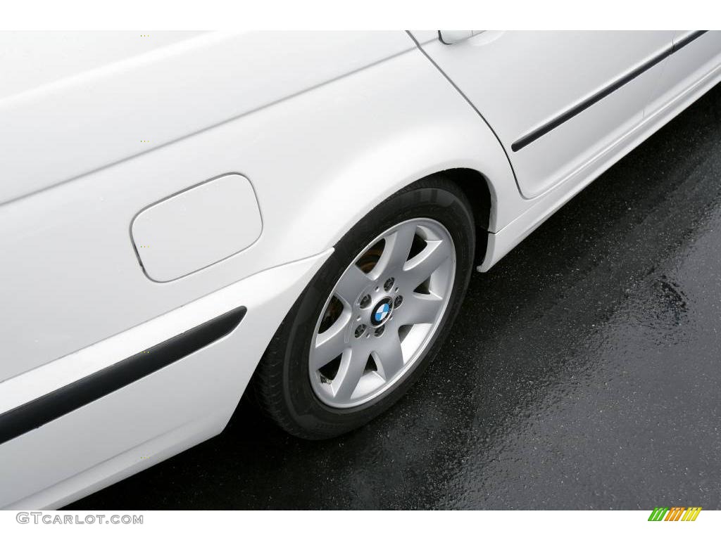 2003 3 Series 325i Sedan - Alpine White / Black photo #13