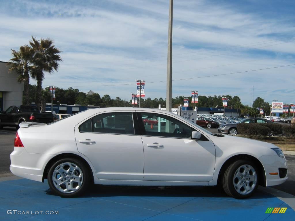 2010 Fusion SE - White Platinum Tri-coat Metallic / Medium Light Stone photo #2