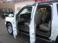 Summit White - Suburban 1500 Z71 4x4 Photo No. 9