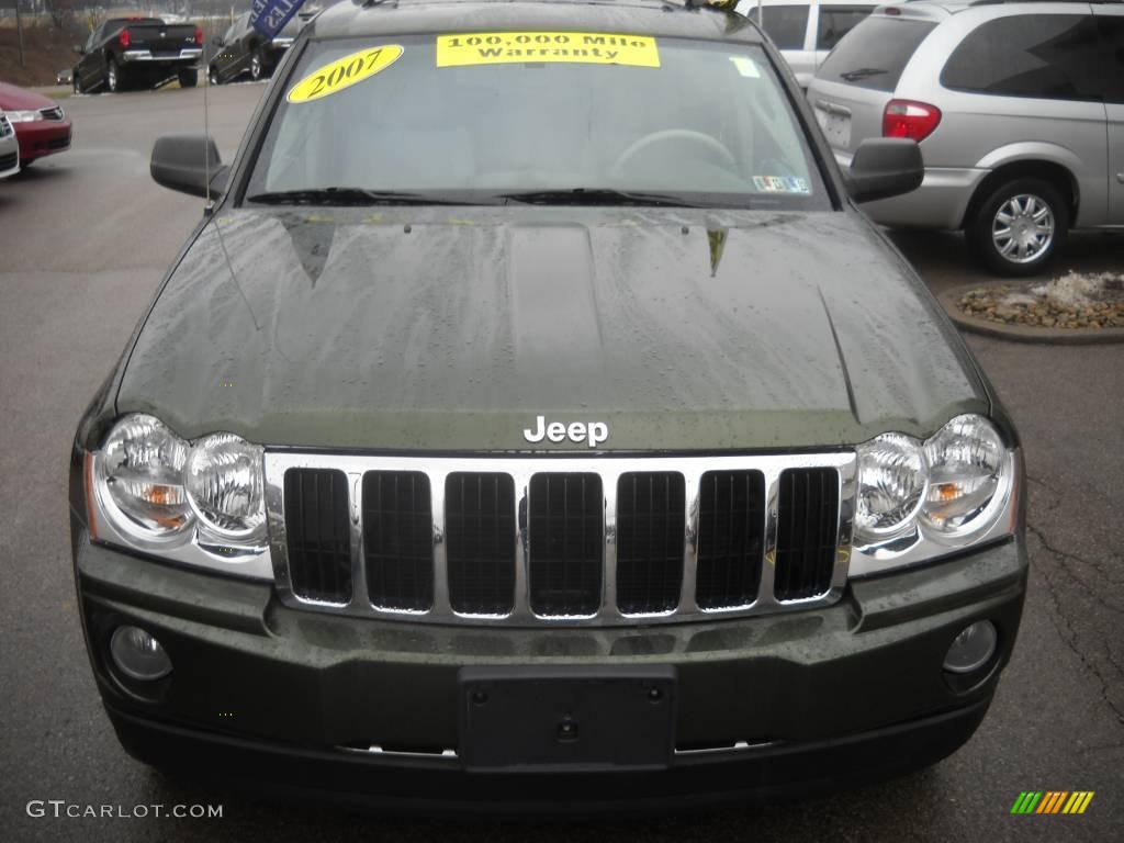 2007 Grand Cherokee Limited 4x4 - Jeep Green Metallic / Dark Khaki/Light Graystone photo #19