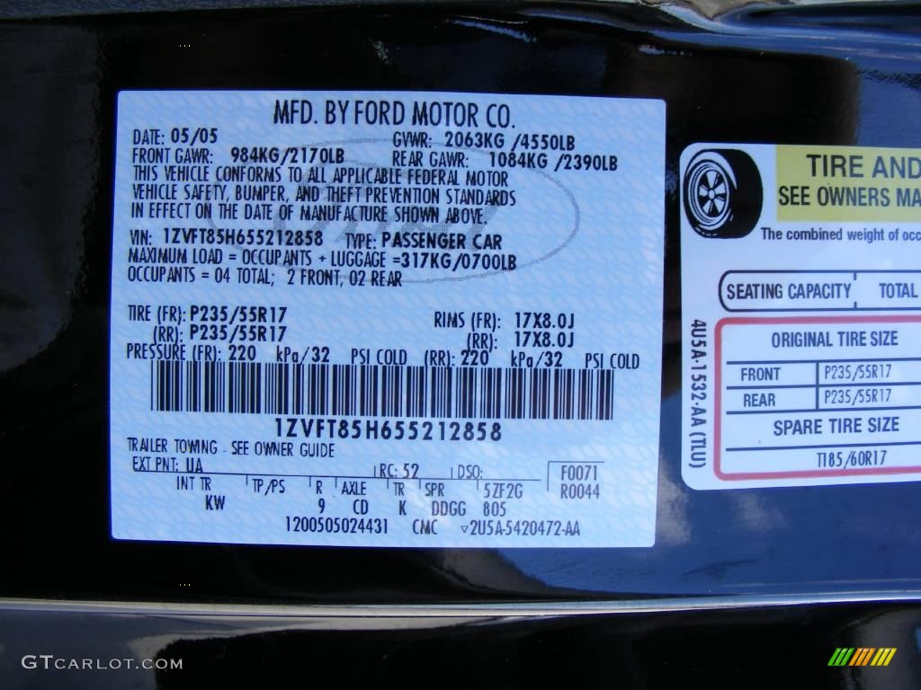 2005 Mustang GT Premium Convertible - Black / Dark Charcoal photo #43