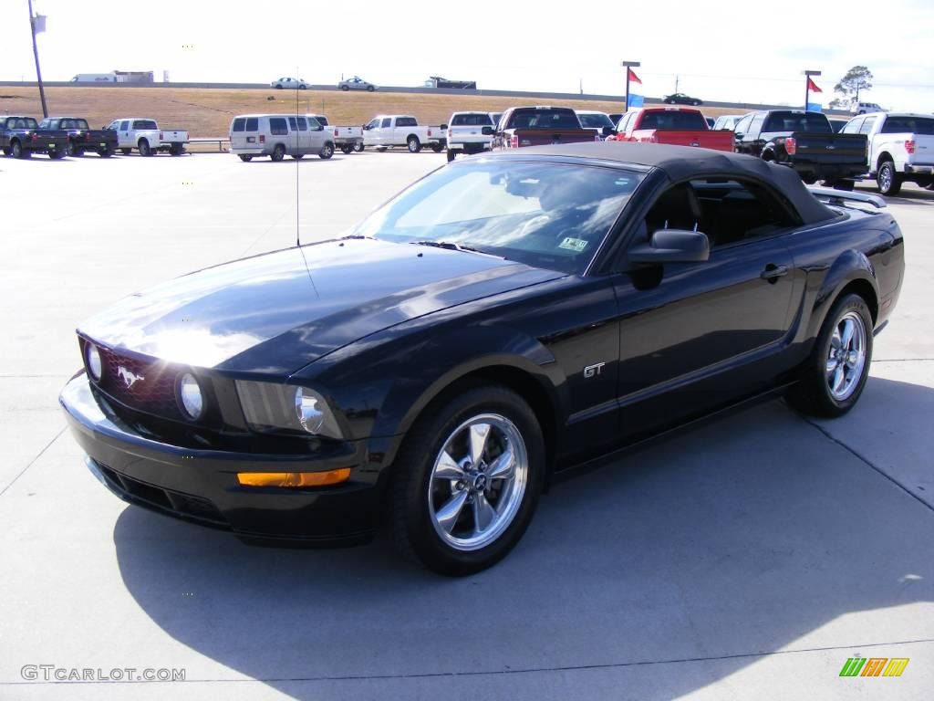 2005 Mustang GT Premium Convertible - Black / Dark Charcoal photo #45