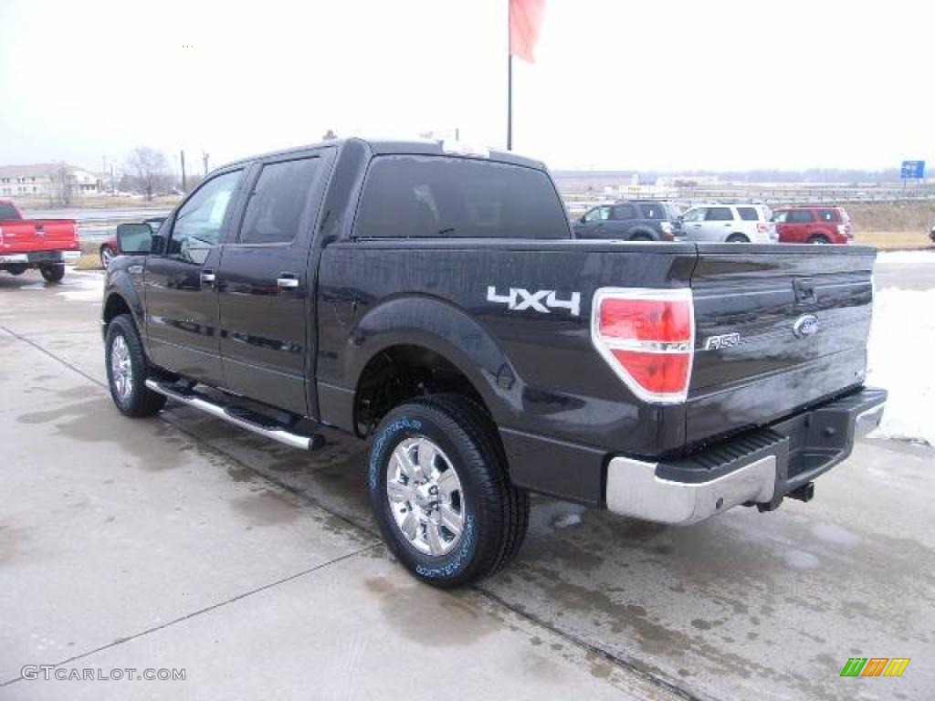 2010 F150 XLT SuperCrew 4x4 - Tuxedo Black / Medium Stone photo #5