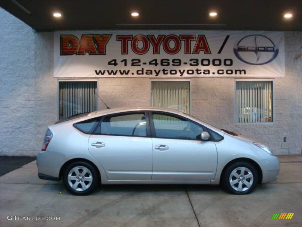 2005 Prius Hybrid - Millenium Silver Metallic / Gray/Burgundy photo #1