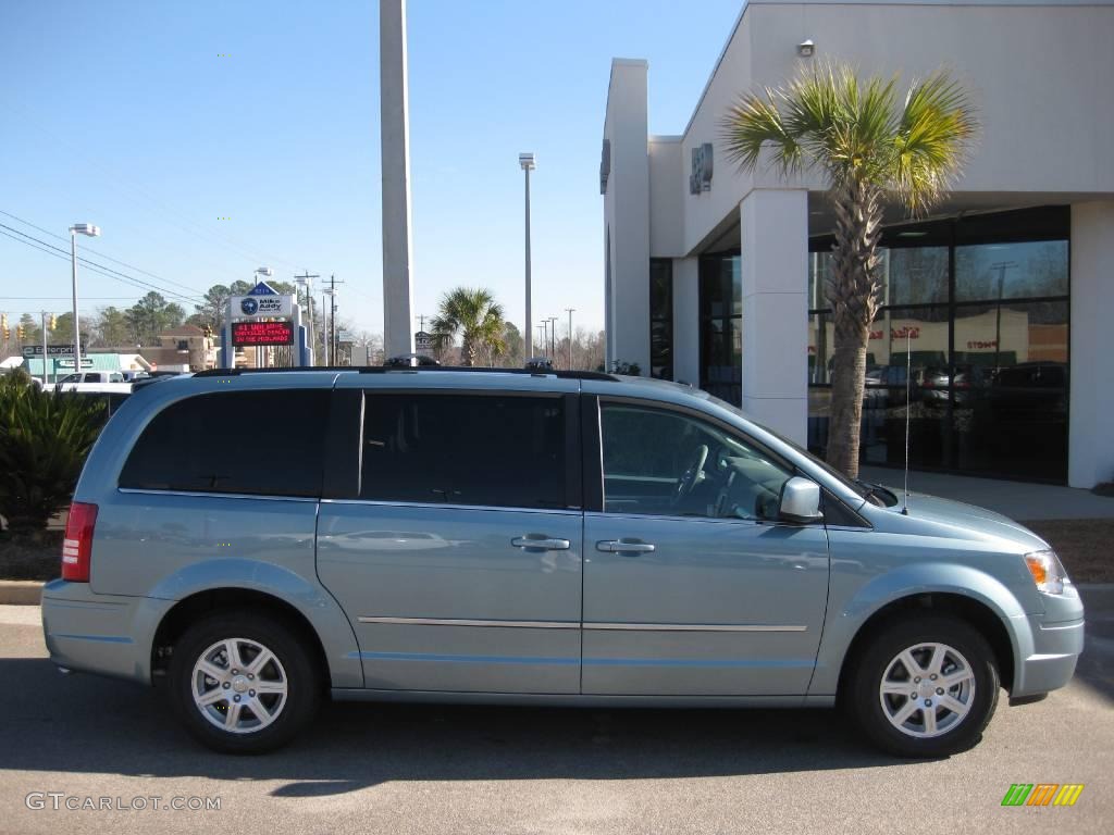 2010 Town & Country Touring - Clearwater Blue Pearl / Medium Slate Gray/Light Shale photo #4