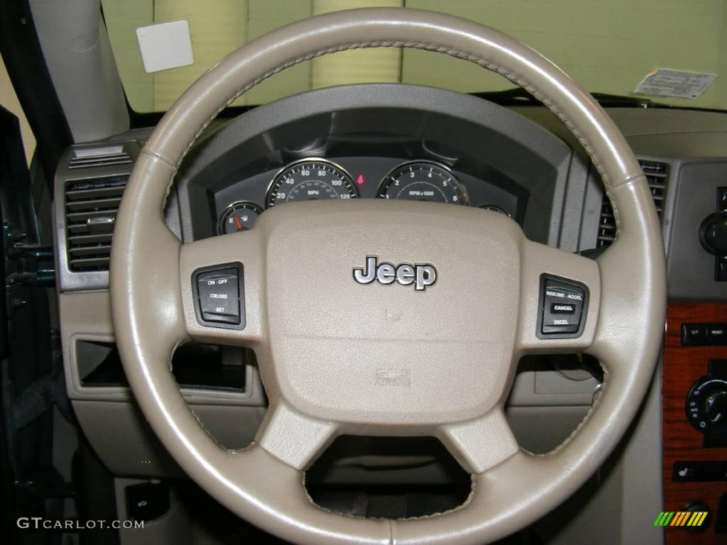 2005 Grand Cherokee Limited 4x4 - Deep Beryl Green Pearl / Dark Khaki/Light Graystone photo #9