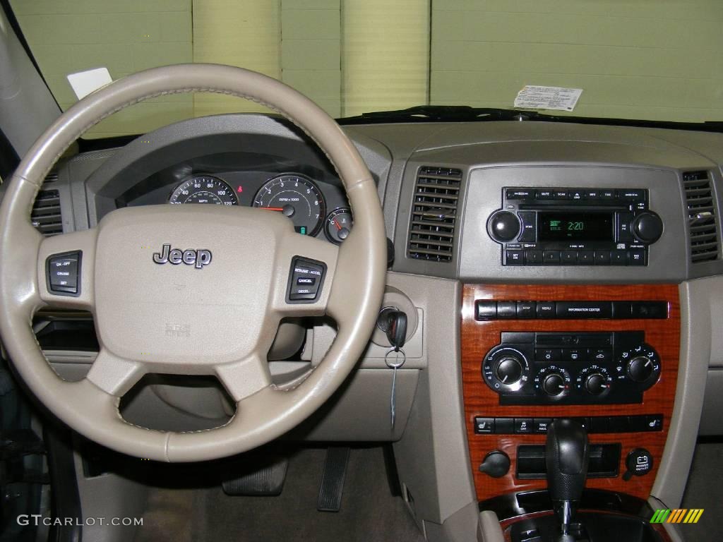 2005 Grand Cherokee Limited 4x4 - Deep Beryl Green Pearl / Dark Khaki/Light Graystone photo #10