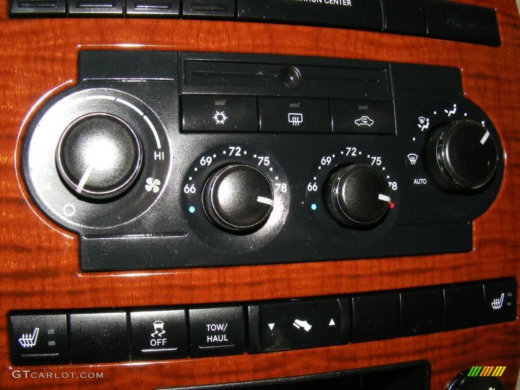2005 Grand Cherokee Limited 4x4 - Deep Beryl Green Pearl / Dark Khaki/Light Graystone photo #25