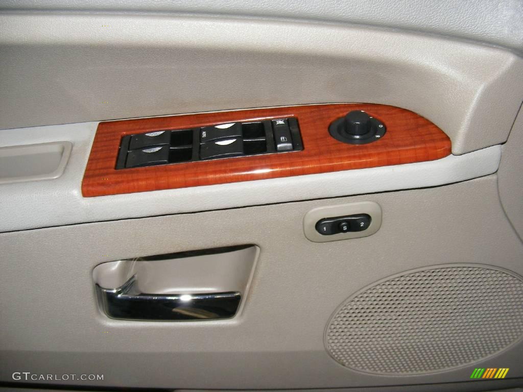 2005 Grand Cherokee Limited 4x4 - Deep Beryl Green Pearl / Dark Khaki/Light Graystone photo #33