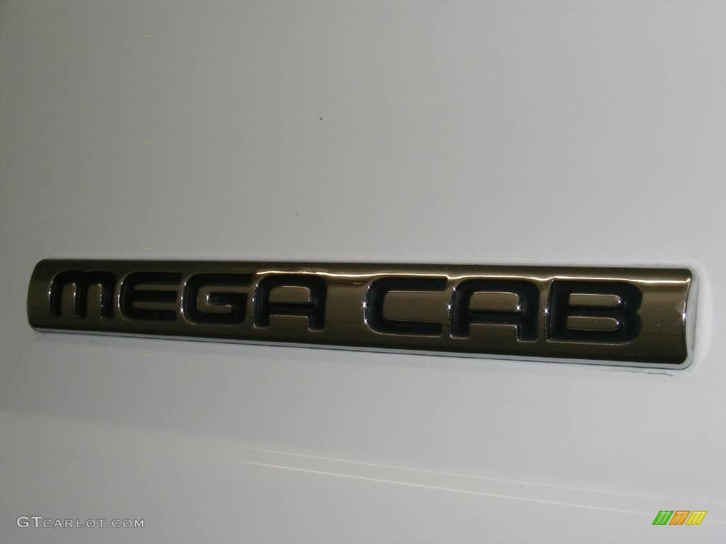 2006 Ram 2500 SLT Mega Cab - Bright White / Medium Slate Gray photo #34