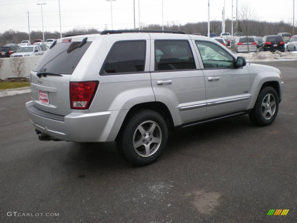 2006 Grand Cherokee Laredo 4x4 - Stone White / Medium Slate Gray photo #5