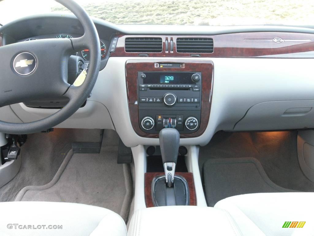 2009 Impala LT - Black / Gray photo #22