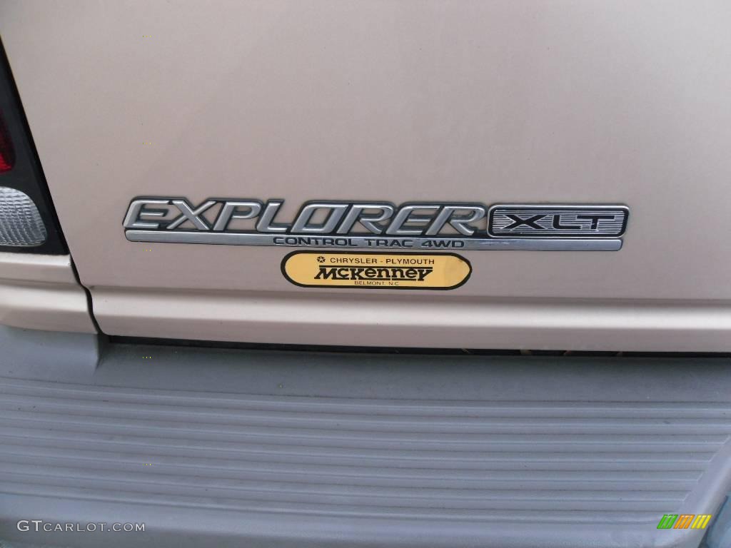 1995 Explorer XLT 4x4 - Mocha Frost Metallic / Tan photo #4