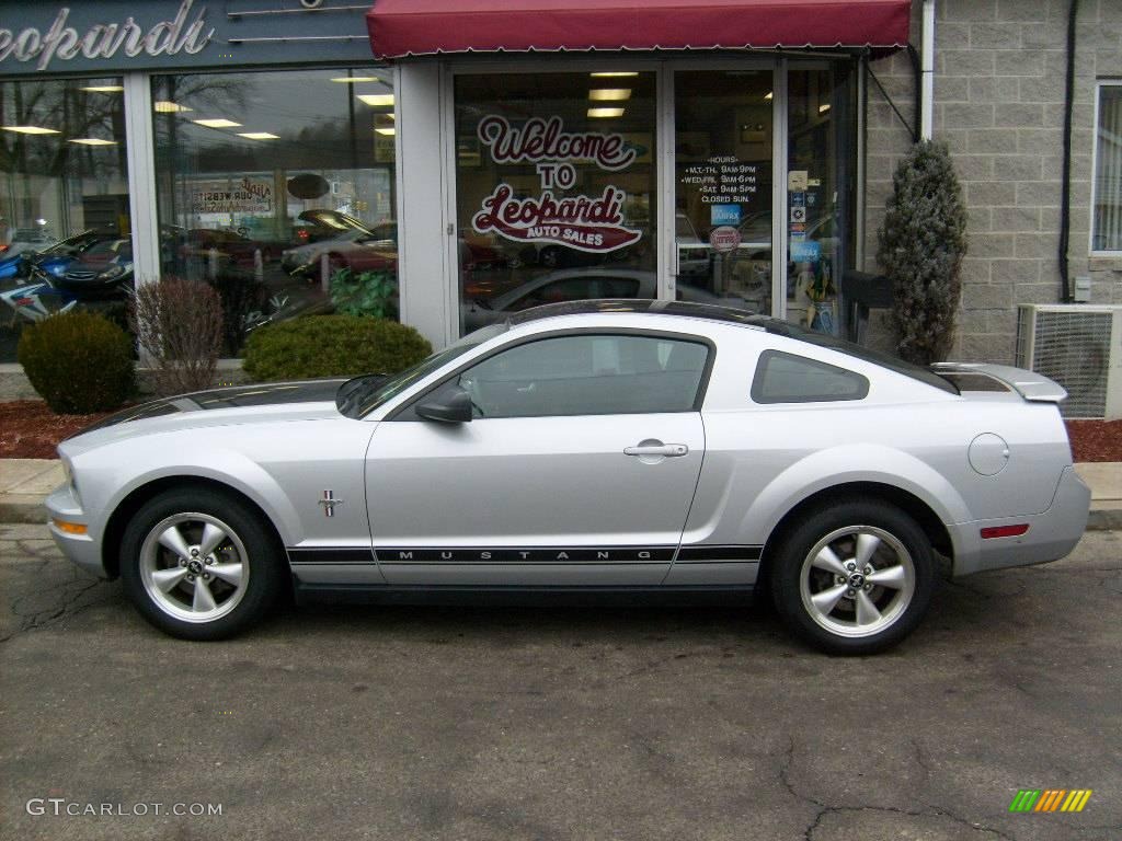 2007 Mustang V6 Premium Coupe - Satin Silver Metallic / Dark Charcoal photo #2