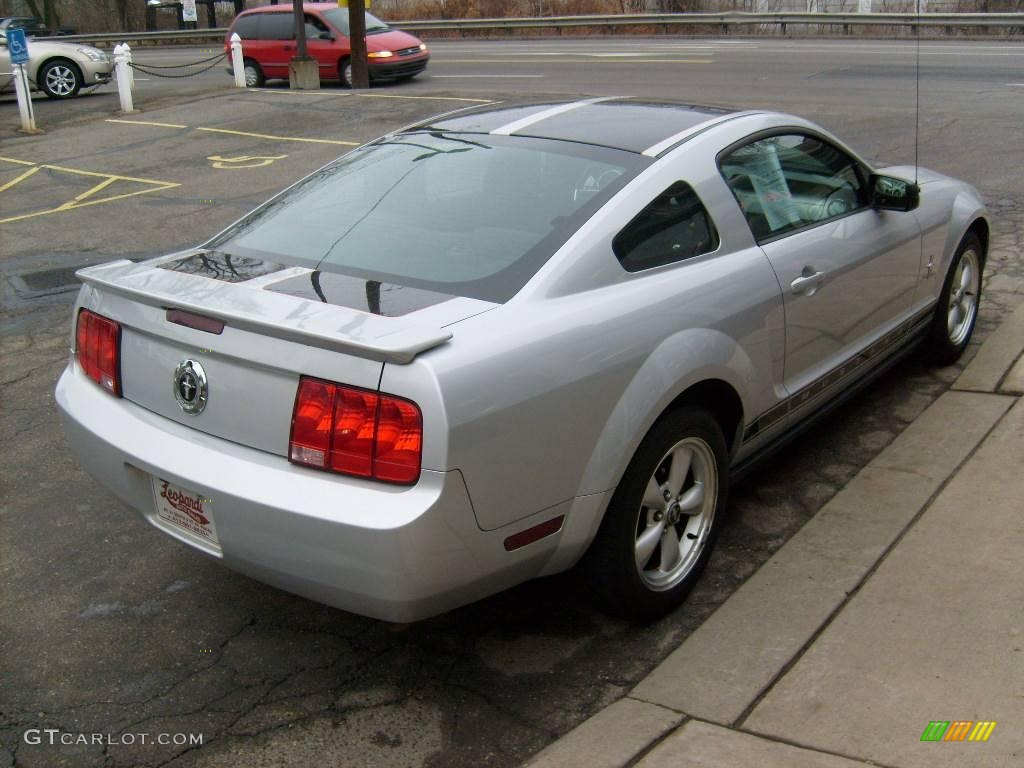 2007 Mustang V6 Premium Coupe - Satin Silver Metallic / Dark Charcoal photo #5