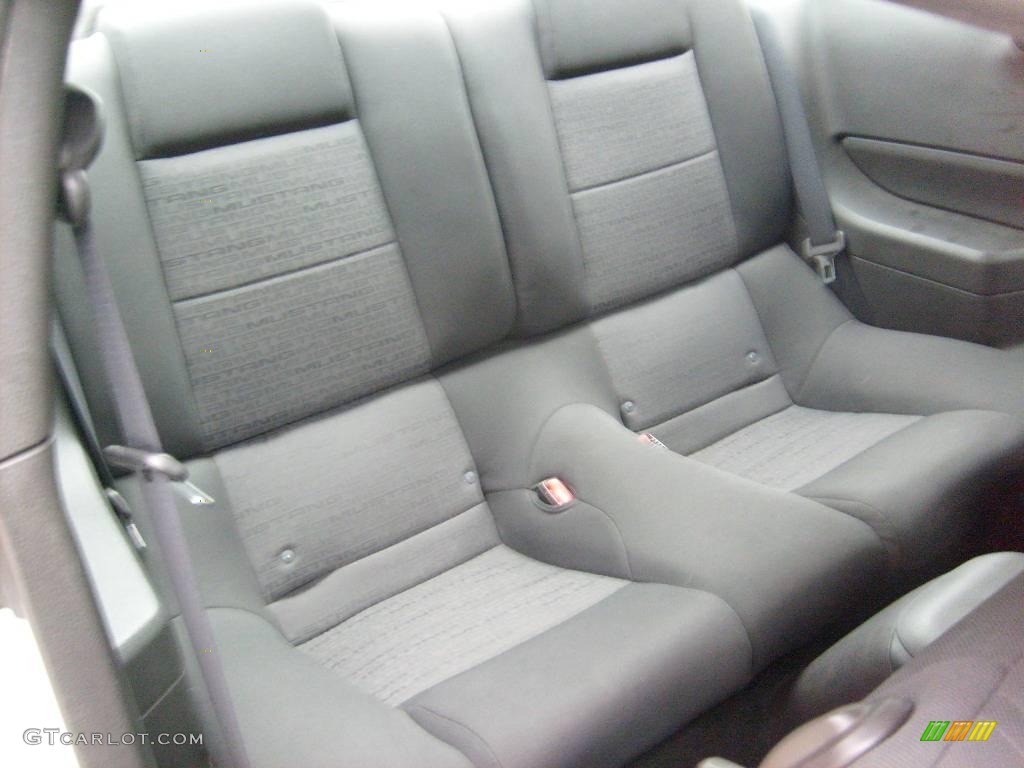 2007 Mustang V6 Premium Coupe - Satin Silver Metallic / Dark Charcoal photo #10