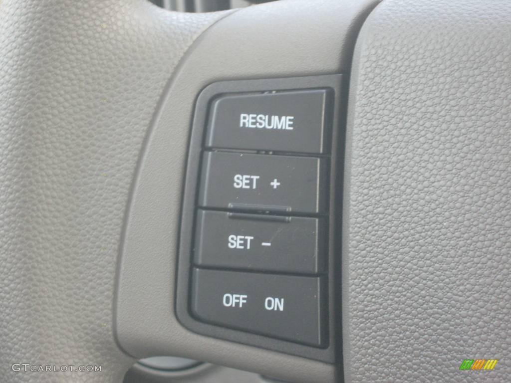 2010 Focus SE Sedan - White Suede / Medium Stone photo #6