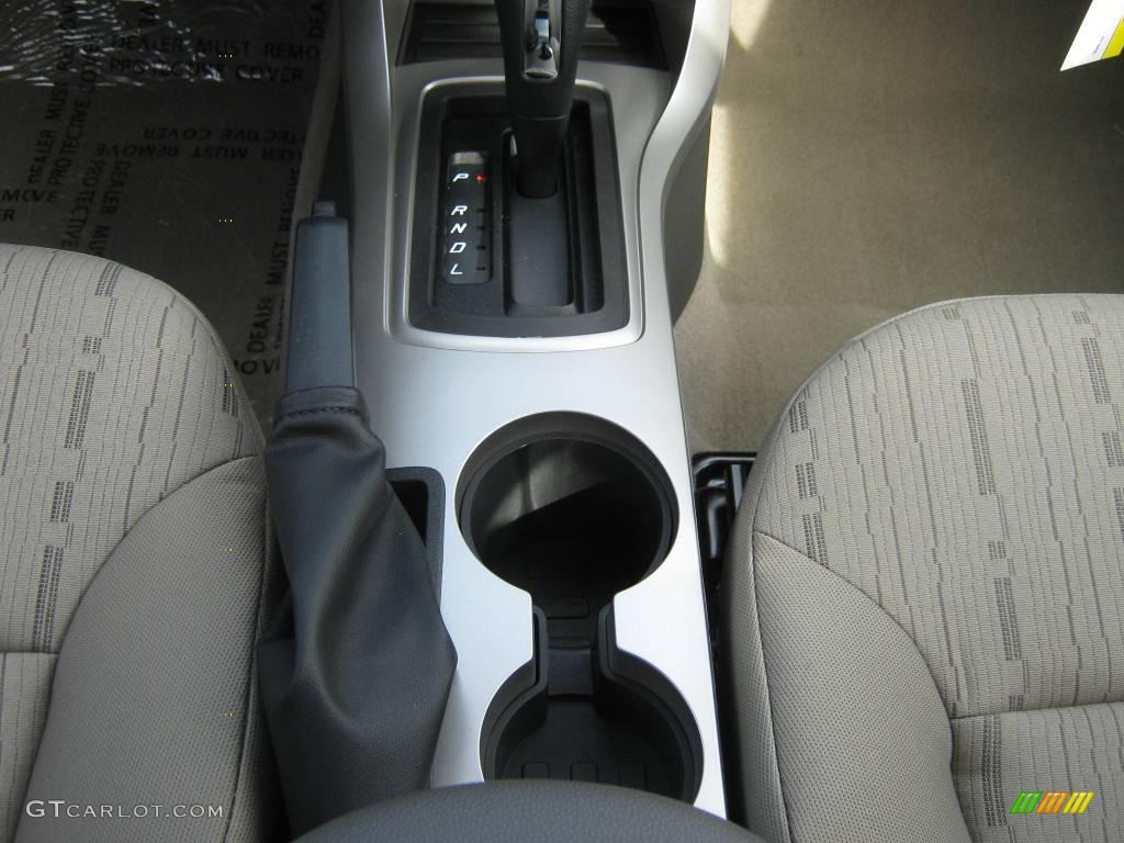 2010 Focus SE Sedan - White Suede / Medium Stone photo #7