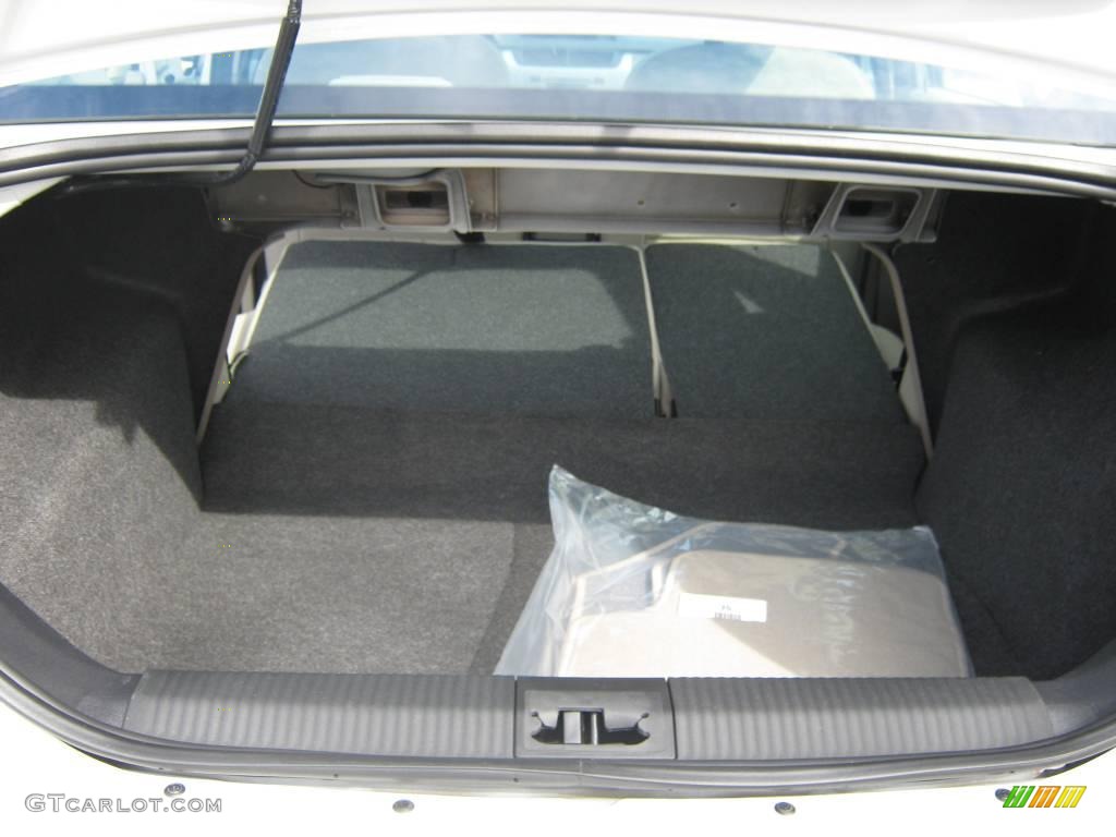 2010 Focus SE Sedan - White Suede / Medium Stone photo #8
