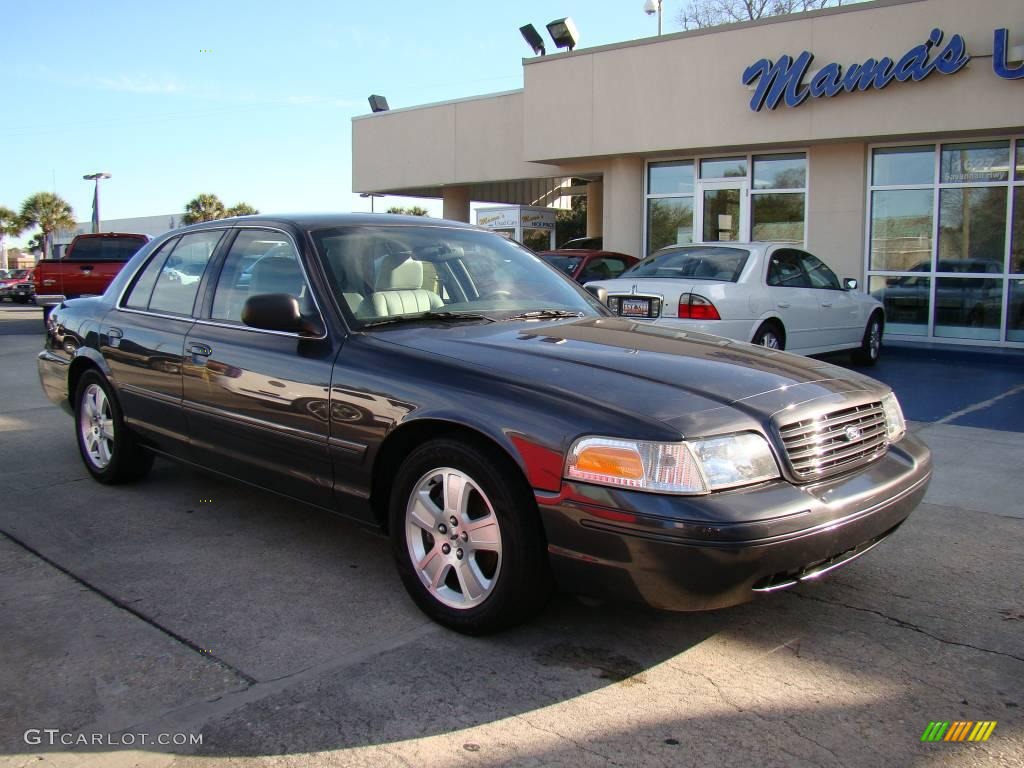 2005 Crown Victoria LX - Midnight Grey Metallic / Light Flint photo #2