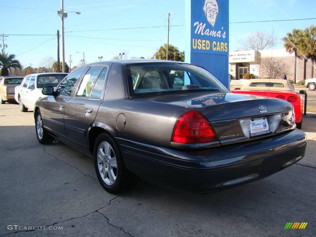 2005 Crown Victoria LX - Midnight Grey Metallic / Light Flint photo #7