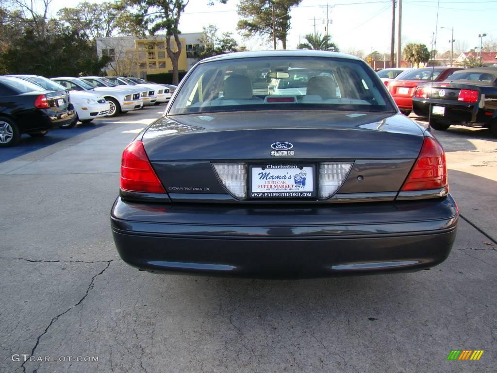 2005 Crown Victoria LX - Midnight Grey Metallic / Light Flint photo #8