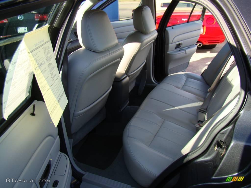 2005 Crown Victoria LX - Midnight Grey Metallic / Light Flint photo #14